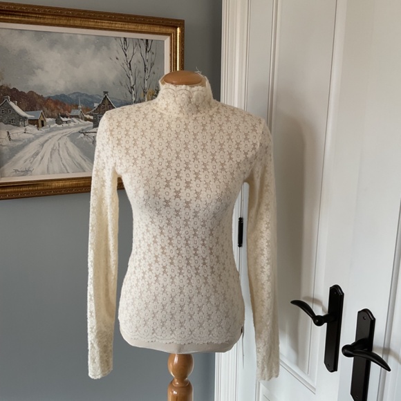 Ivory lace long sleeve top, size small, new with tag - Picture 2 of 4
